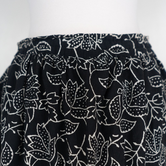 Orvis Black Maxi A-Line Skirt with Leaf Pattern - Picture 5 of 8